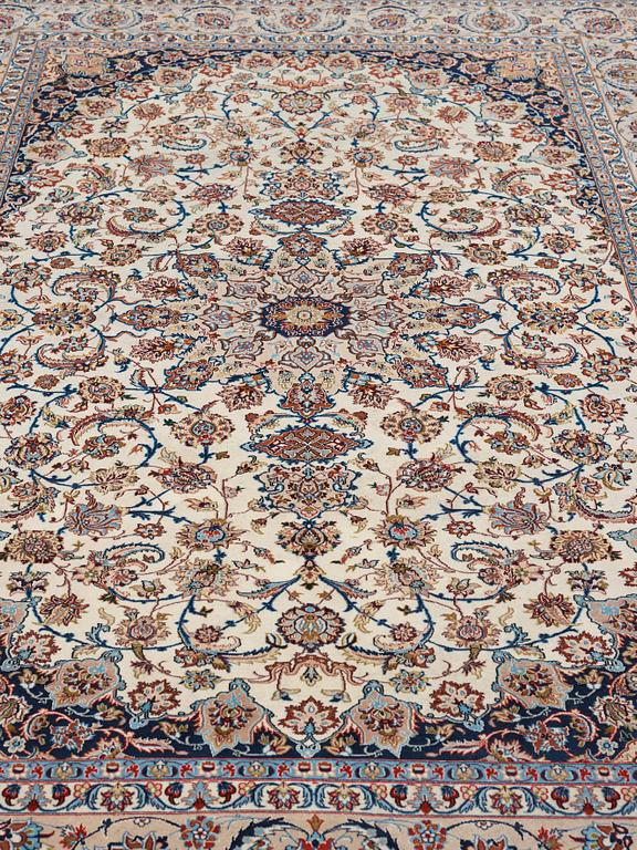 MATTA old Isfahan, märkt Davari, ca 318,5 x 206,5 cm.