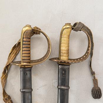 Sablar, 2 st, svenska, m/1893 för kavalleriet, med baljor.