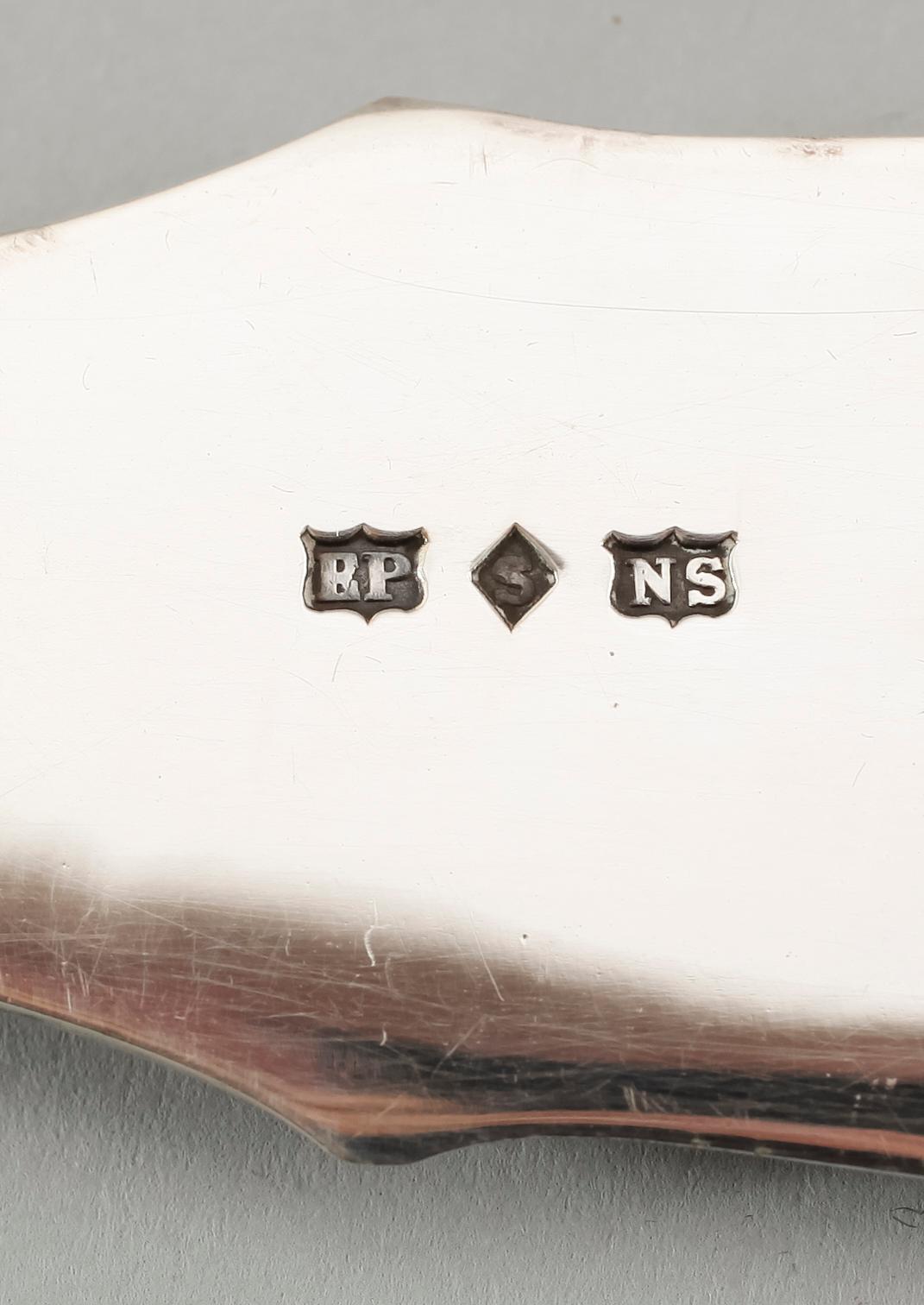 FISKBESTICK, 26 delar, nysilver, England, 1900-talets första hälft.