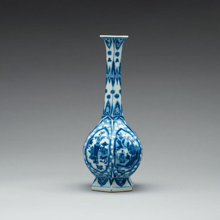 VAS, porslin. Qingdynastin, Kangxi (1662-1722).