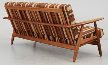 SOFFA, "Ge-240 / Cigarren", Hans J Wegner, Getama, Danmark, 1960-tal.