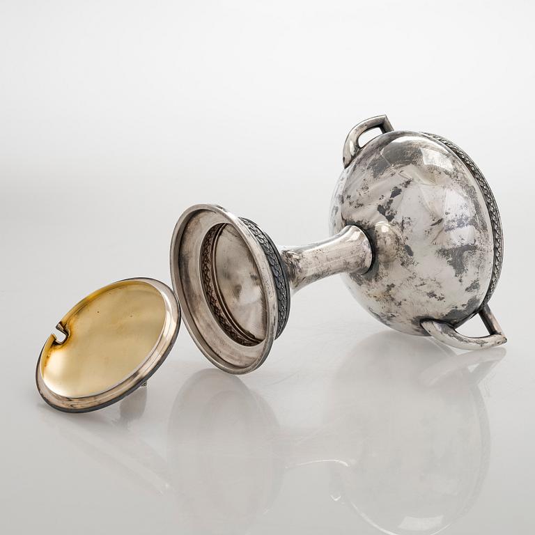 Sockerskål på fot, silver, Finlands Guldsmeds ab, Åbo 1916.