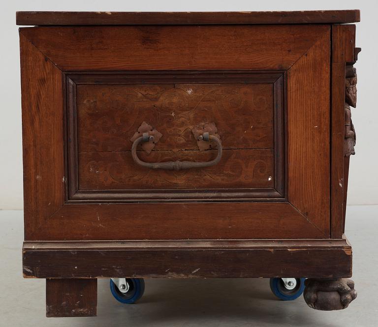 CASSONE, renässans/renässans-stil, delvis 1600-tal.
