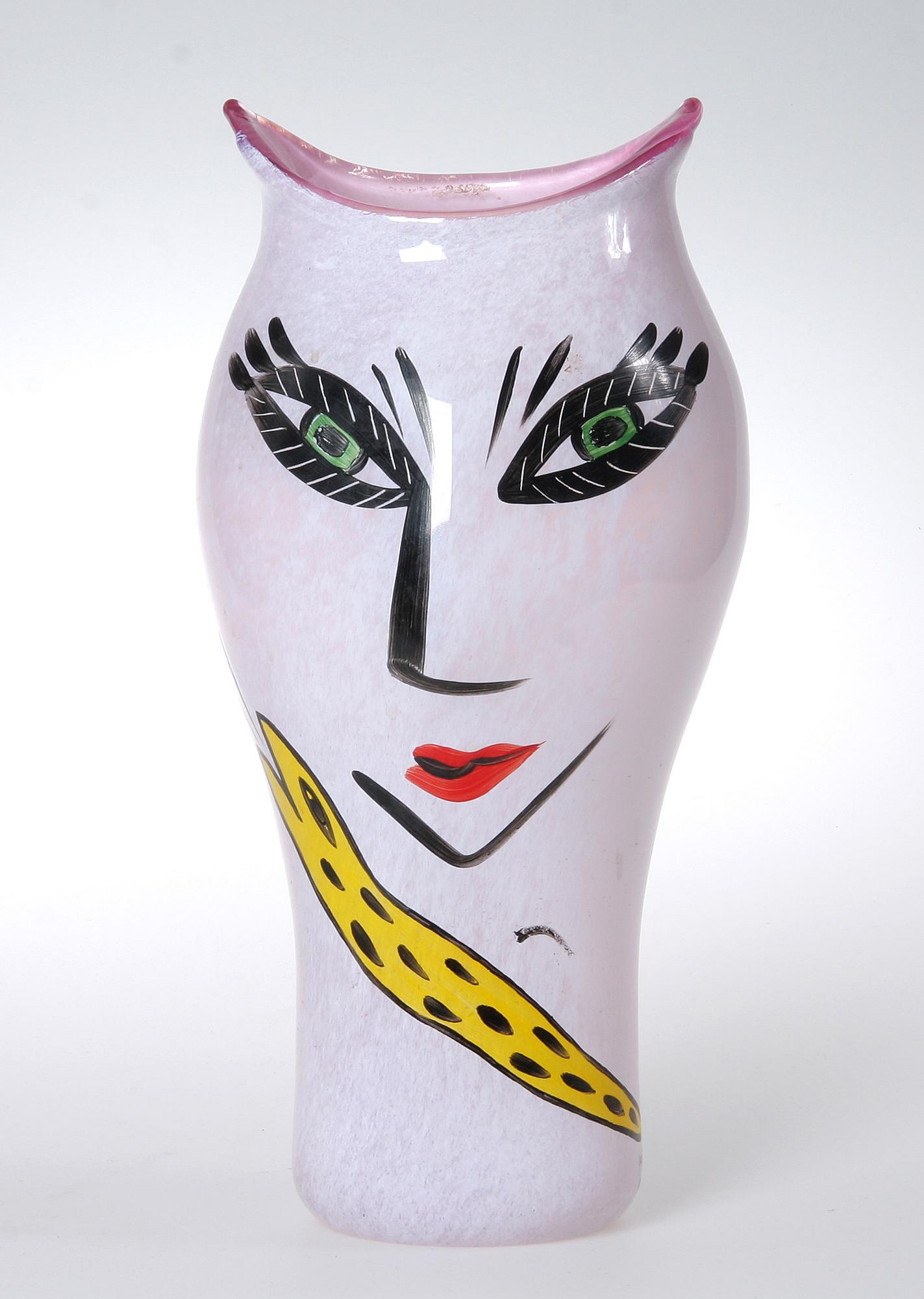 VAS, glas, Ulrica Hydman-Vallien, sign, Kosta Boda, 1900- tal.