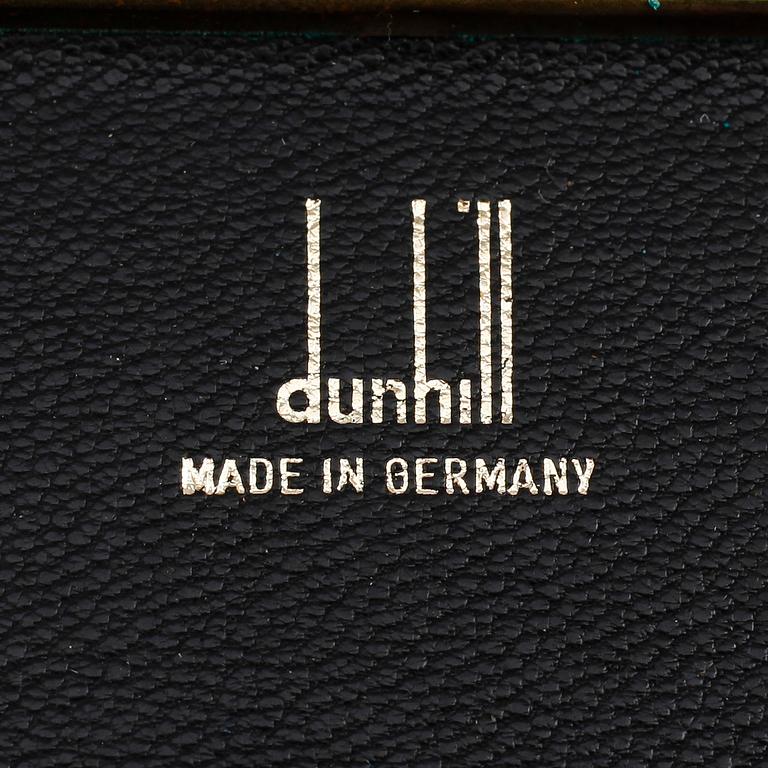 CIGARETTETUI OCH CIGARETTETÄNDARE, läder och gulddoublé, Dunhill.