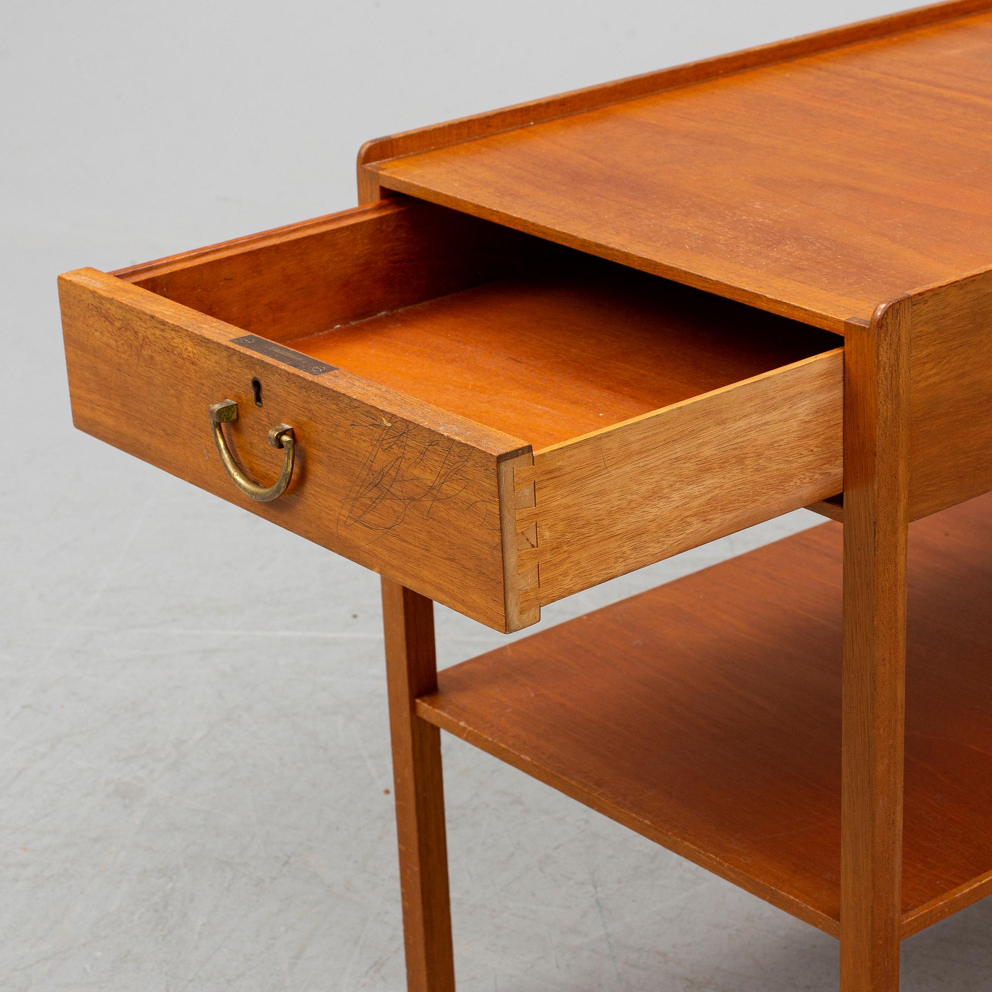 JOSEF FRANK, nattygsbord, Firma Svenskt Tenn, modell 914, proveniens Estrid Ericson.