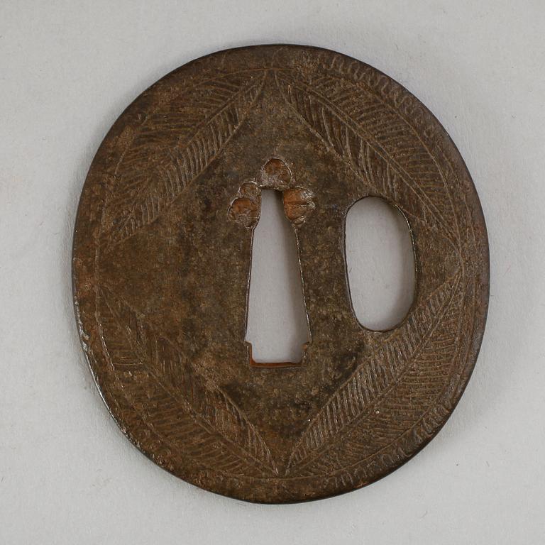 TSUBA, järn, Japan, 1600-/1700-tal.