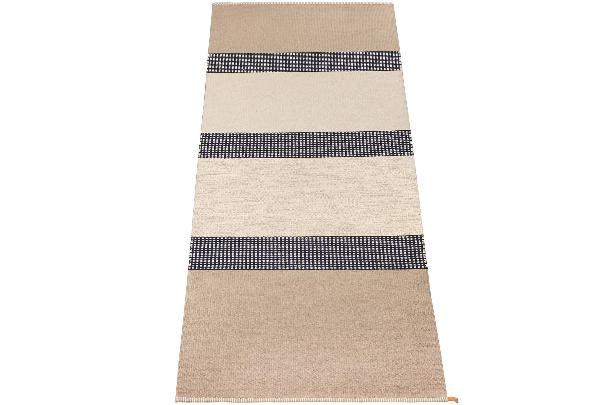 Gunilla Lagerhem Ullberg, a 'Häggå' runner, Kasthall, c. 310 x 88 cm.