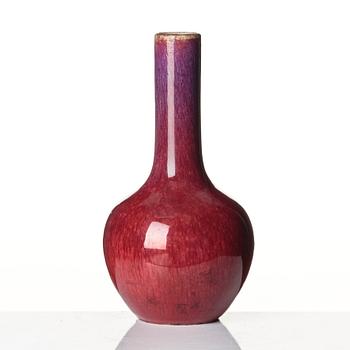 A flambé glazed vase, Qing dynasty, 19th century.