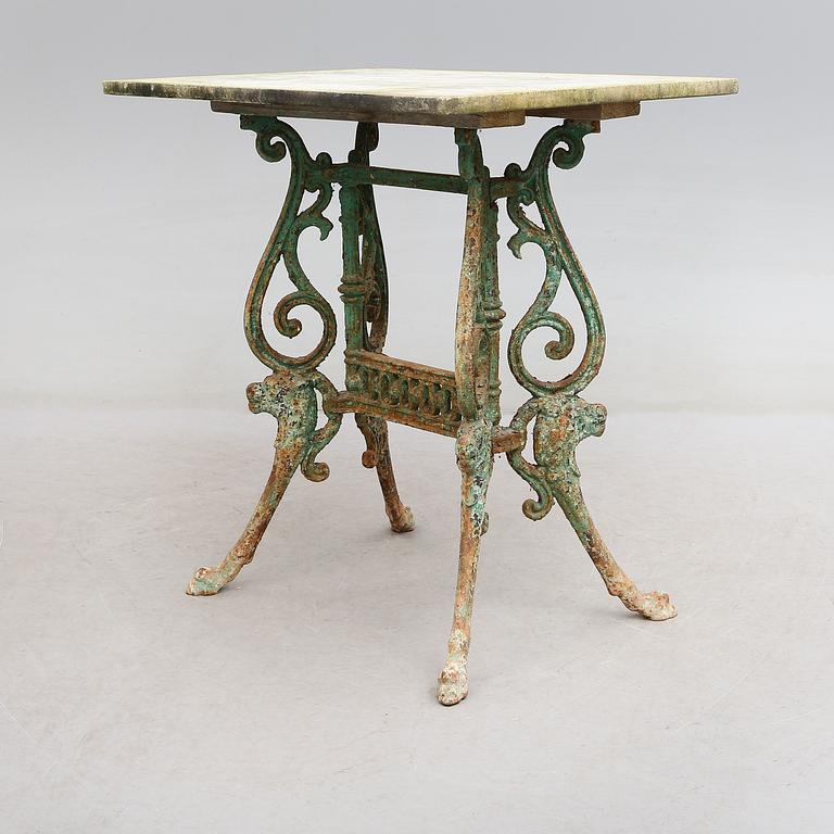 TRÄDGÅRDSBORD, 1900-talets första hälft.