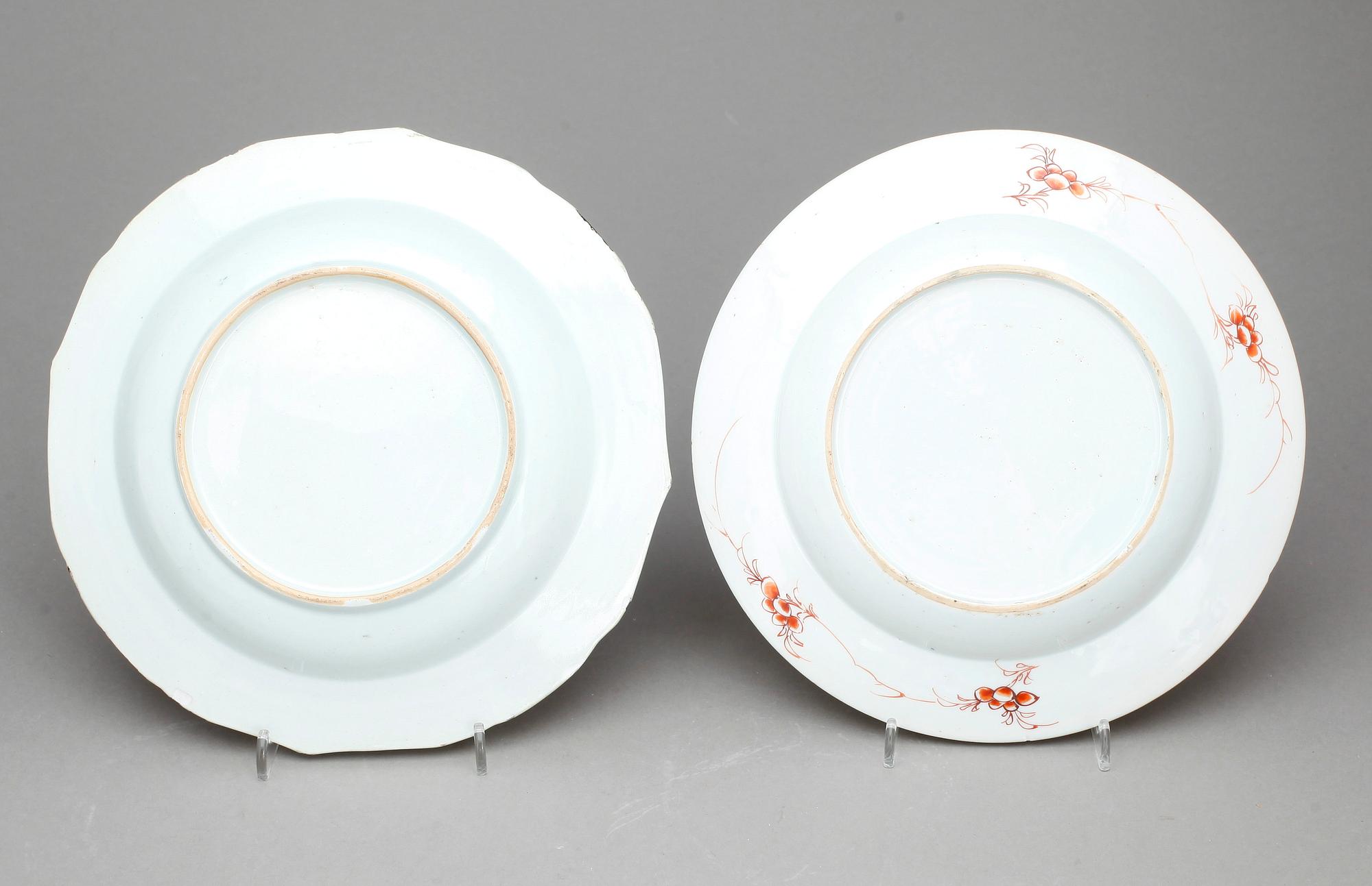 TALLRIKAR, 5 st, porslin, Kina, Qing dynastin, mestadels 1700-tal.
