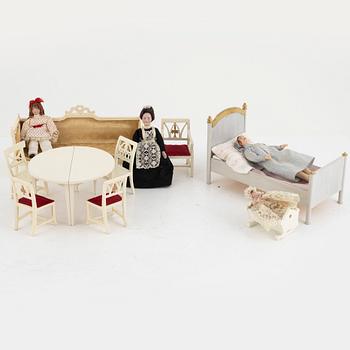Dollhouse furniture, 14 pieces, Berit Bergström, Nolbyn, Värmland craftsmanship, 1930s/40s.