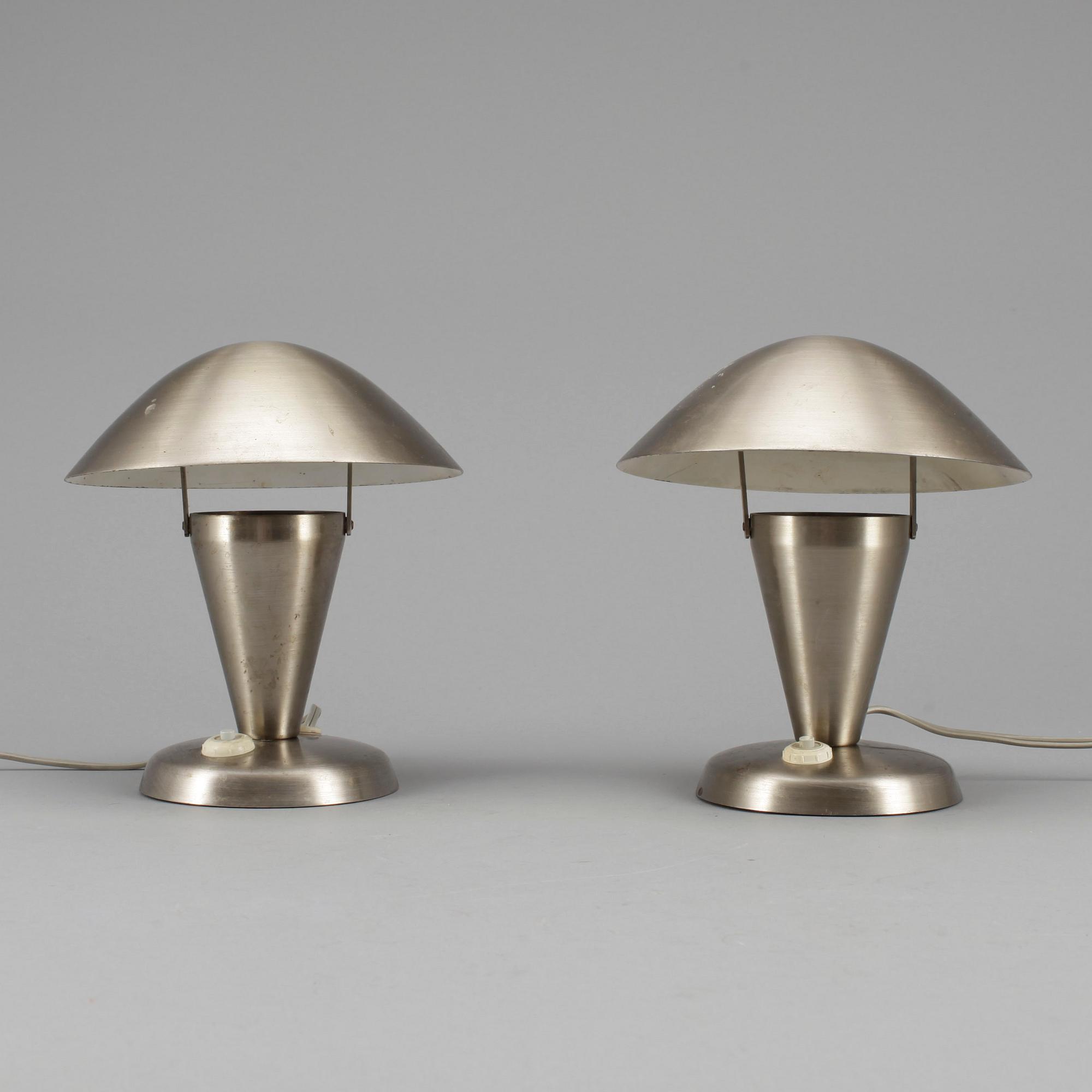 BORDSLAMPOR, ett par, metall, 1930/40-tal.