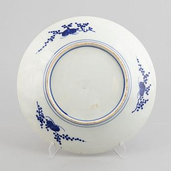 Two Japanese porcelain plates, early 20th centur.