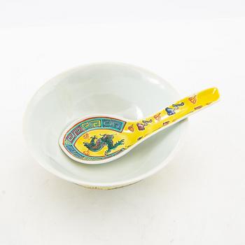 Service pieces, 36 pcs, China, 20th century.