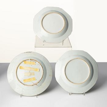 Tallrikar, nio stycken, kompaniporslin. Qingdynastin, Qianlong (1736-95).