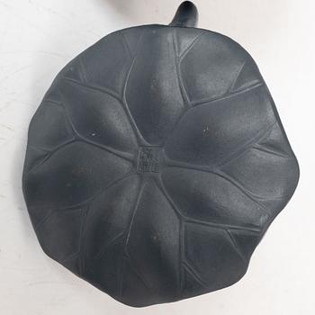 Two Chinese yixing ware teapots, 20th century.