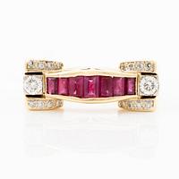 Ring, Engelbert, 18K gold with carré-cut rubies and brilliant-cut diamonds.