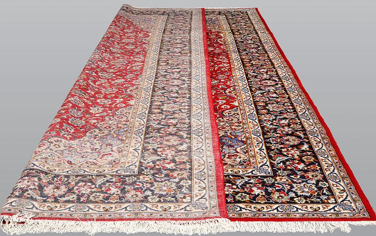 A carpet, Figural Najafabad, ca 510 x 307 cm.