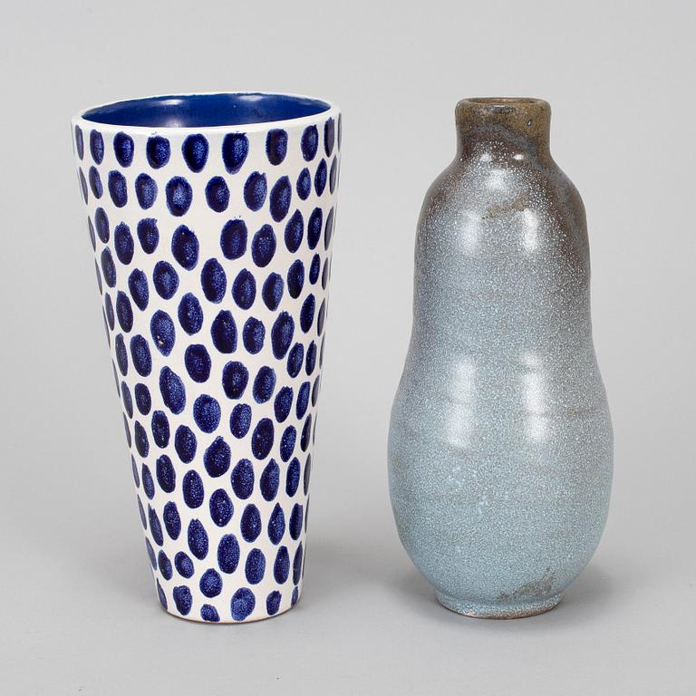 VICKE LINDSTRAND, 2 ceramic vases, Upsala-Ekeby.