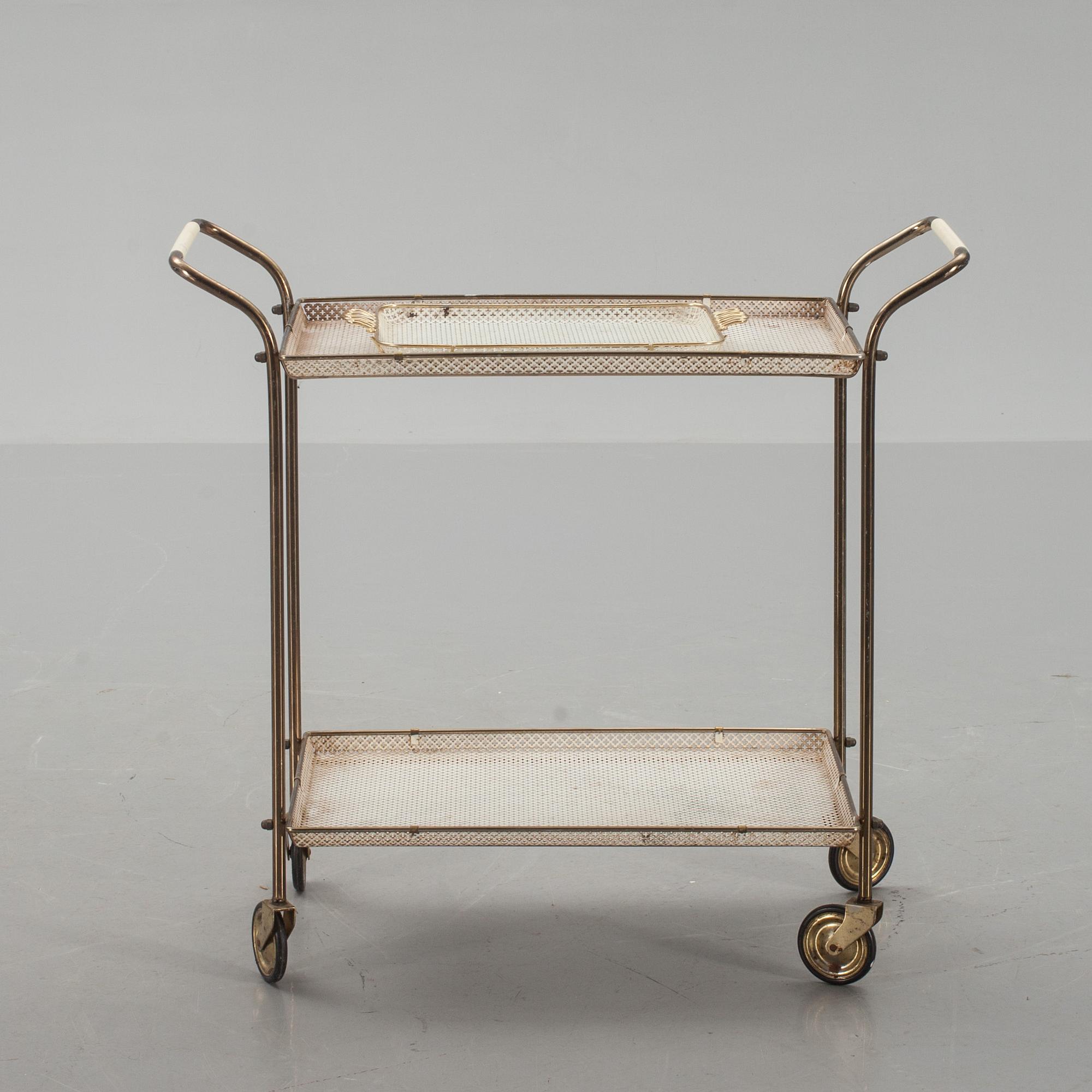 SERVERINGSVAGN, 1900-talets mitt.