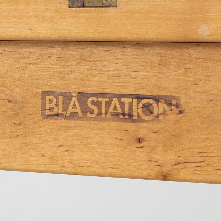 Börge Lindau & Bo Lindekrantz, A 'Simsalabim' table, Blå Station, ca 2000.