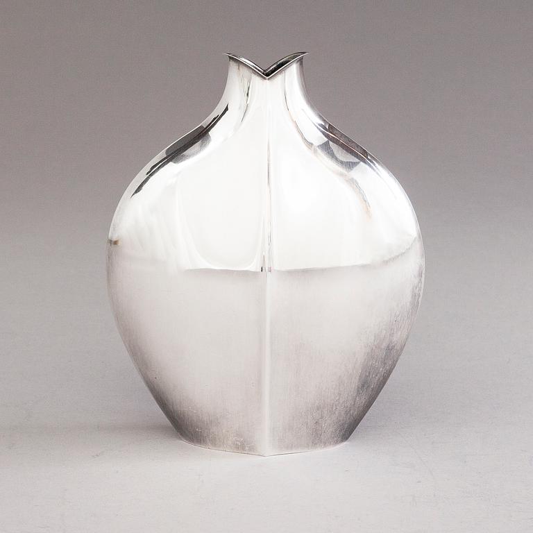 TAPIO WIRKKALA Silver Vase, mark of TW, Hopeakeskus, Hämeenlinna 1958.