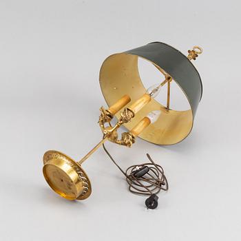 A Bouillotte table lamp, around the year 1900.