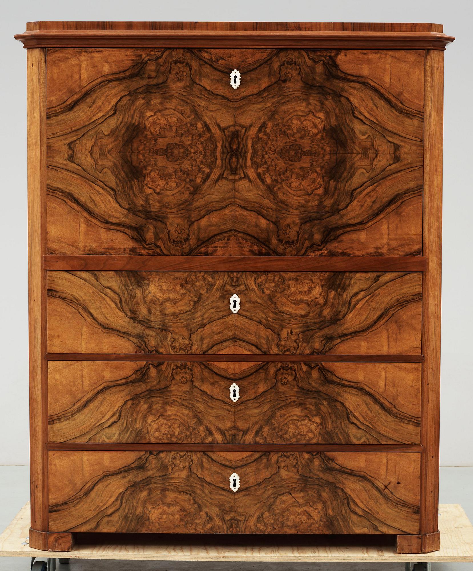 CHIFFONJÉ, nyrenässans, 1800-talets slut.