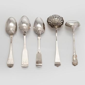 Bordssilver, 7 delar, bl.a. Nichols & Plinke, J.V. Aarne, Petter Törnqvist, 1781-1912.