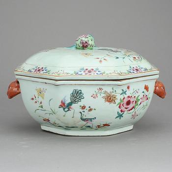 TERRIN, porslin, Qingdynastin, Qianlong (1736-95).
