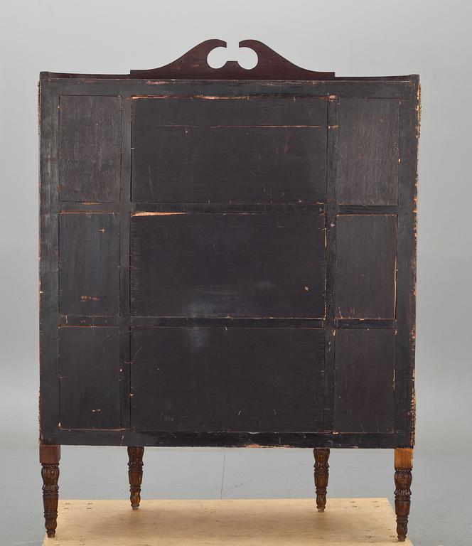 VITRINSKÅP, Louis XVI-stil. 1900-tal.