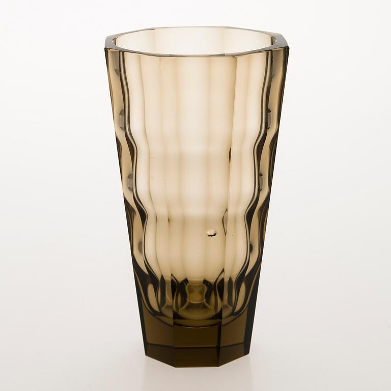 GÖRAN HONGELL, A late 1930's glass vase "Optical glass", Karhula.