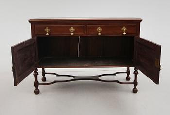 SIDEBOARD, England, 1900-talets första hälft.