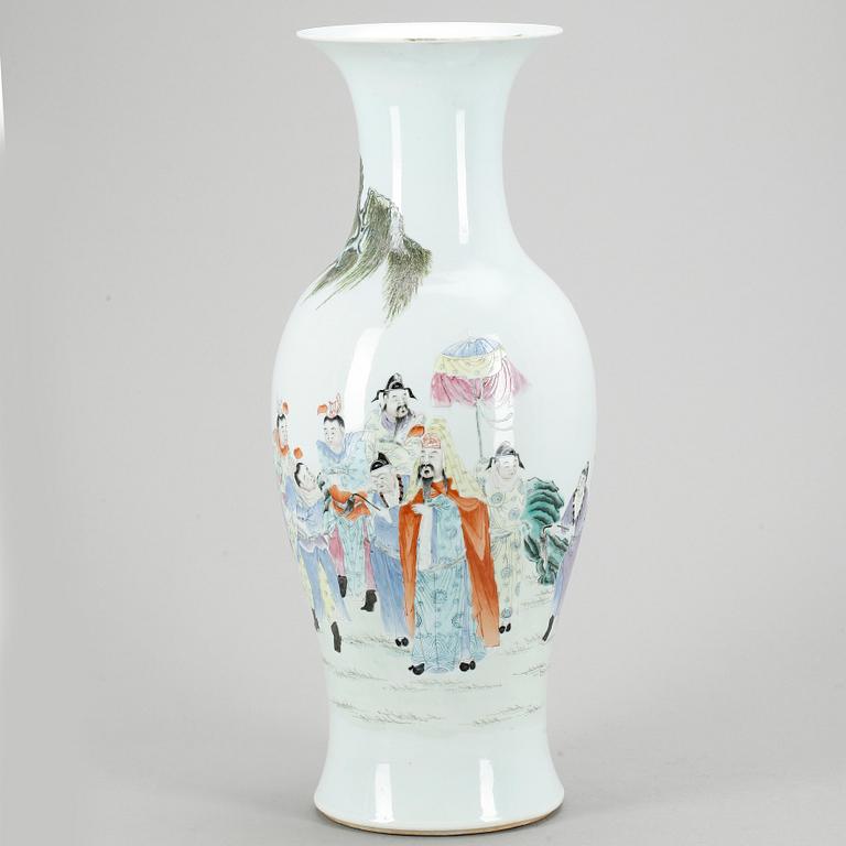 GOLVVAS, porslin, Kina, 1900-tal.