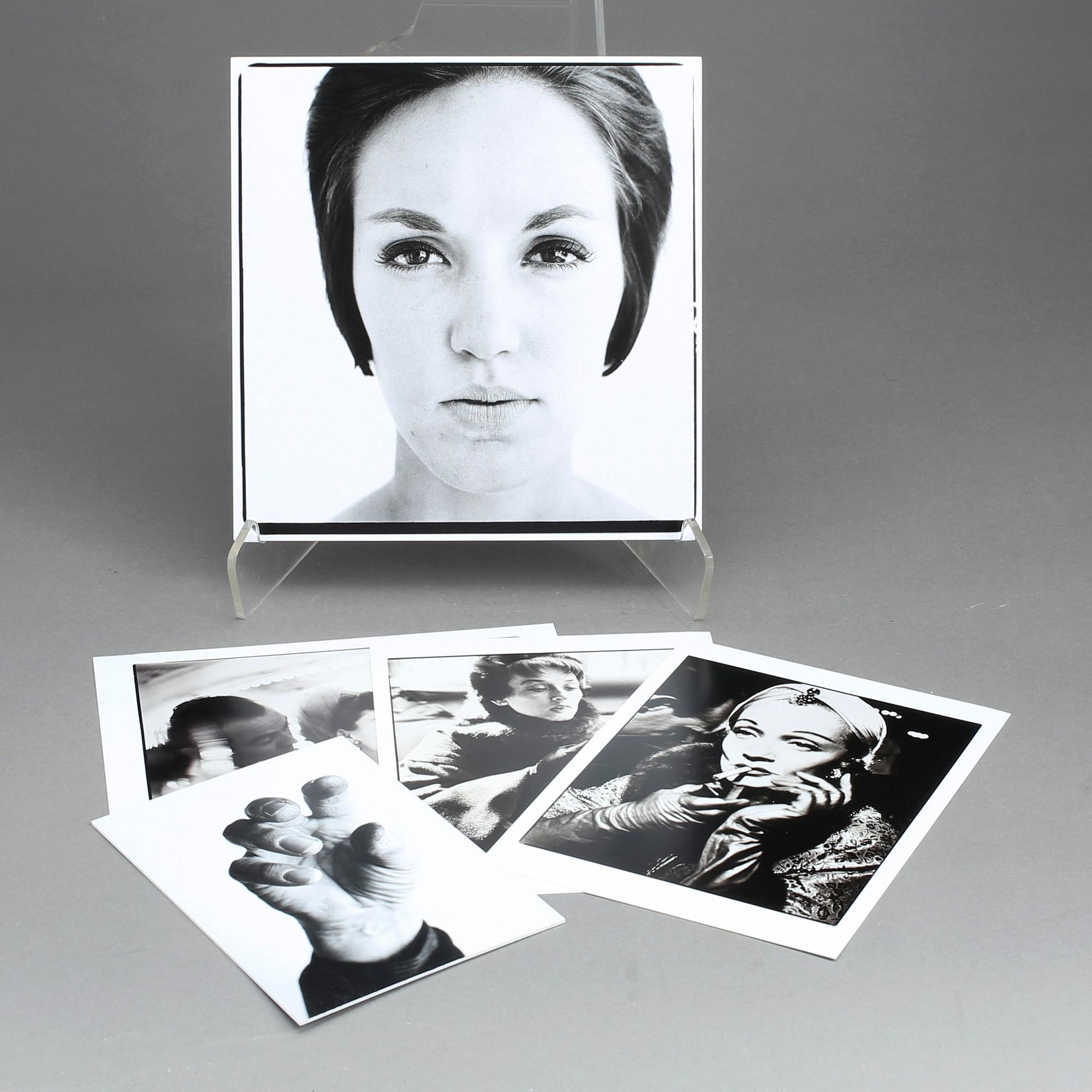 INVITATIONCARDS / INBJUDNINGSKORT, 3 st, "Avedon Women, "Avedon", Gagosian Gallery, New York.