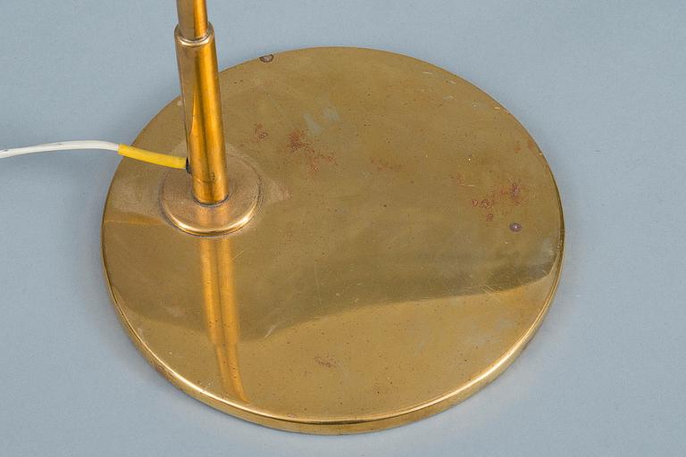 GOLVLAMPA, Paavo Tynell.