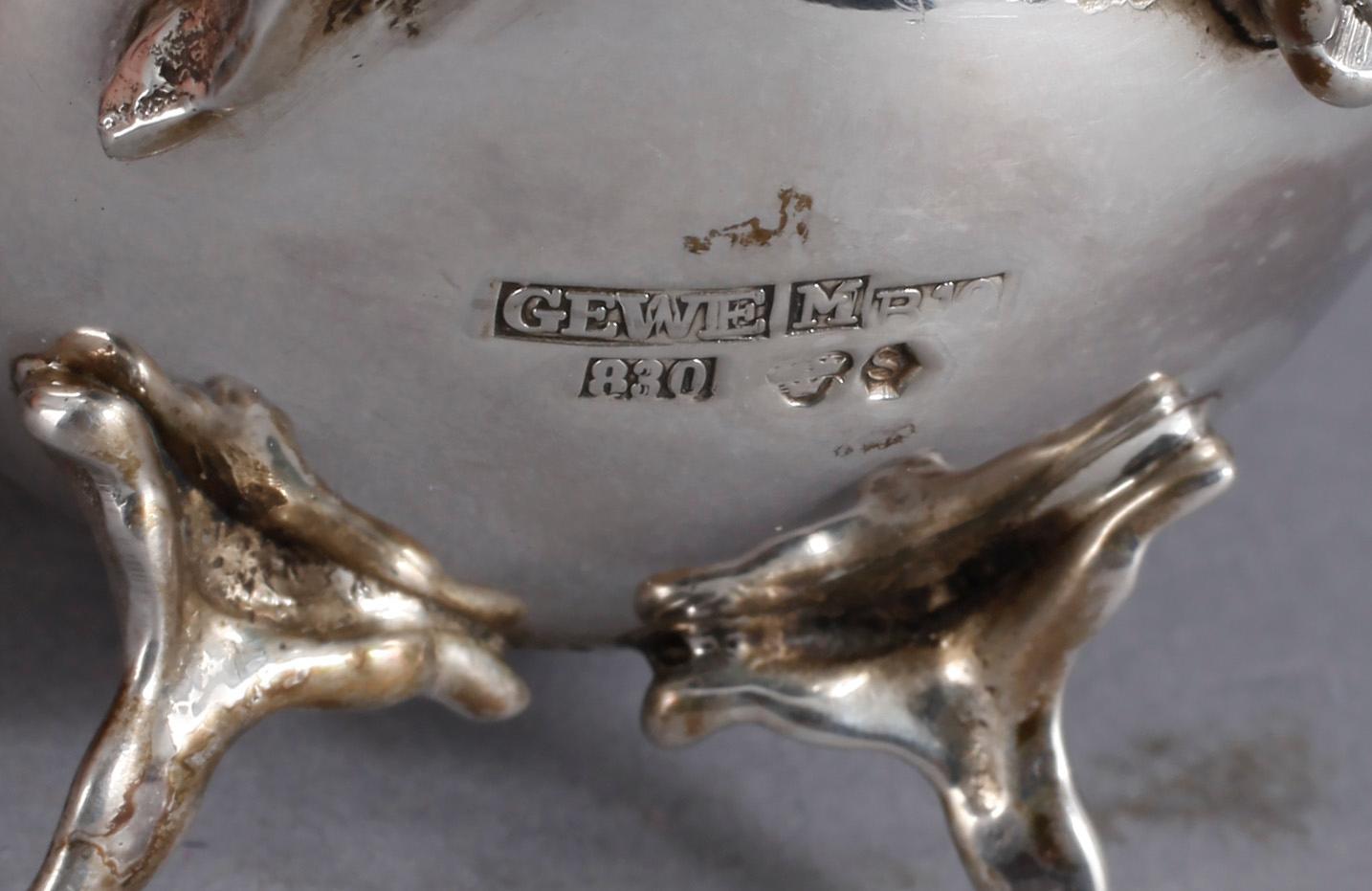 SKÅL SAMT SET FÖR SOCKER OCH GRÄDDE, silver, GAB, 1935 resp GEWE, 1957-1976. Tot ca 540 gram.