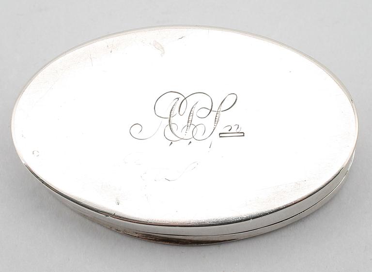 SNUSDOSA, silver, sannolikt Jonas Wahlberg, Ystad 1834-1839. Vikt ca 89 gram.