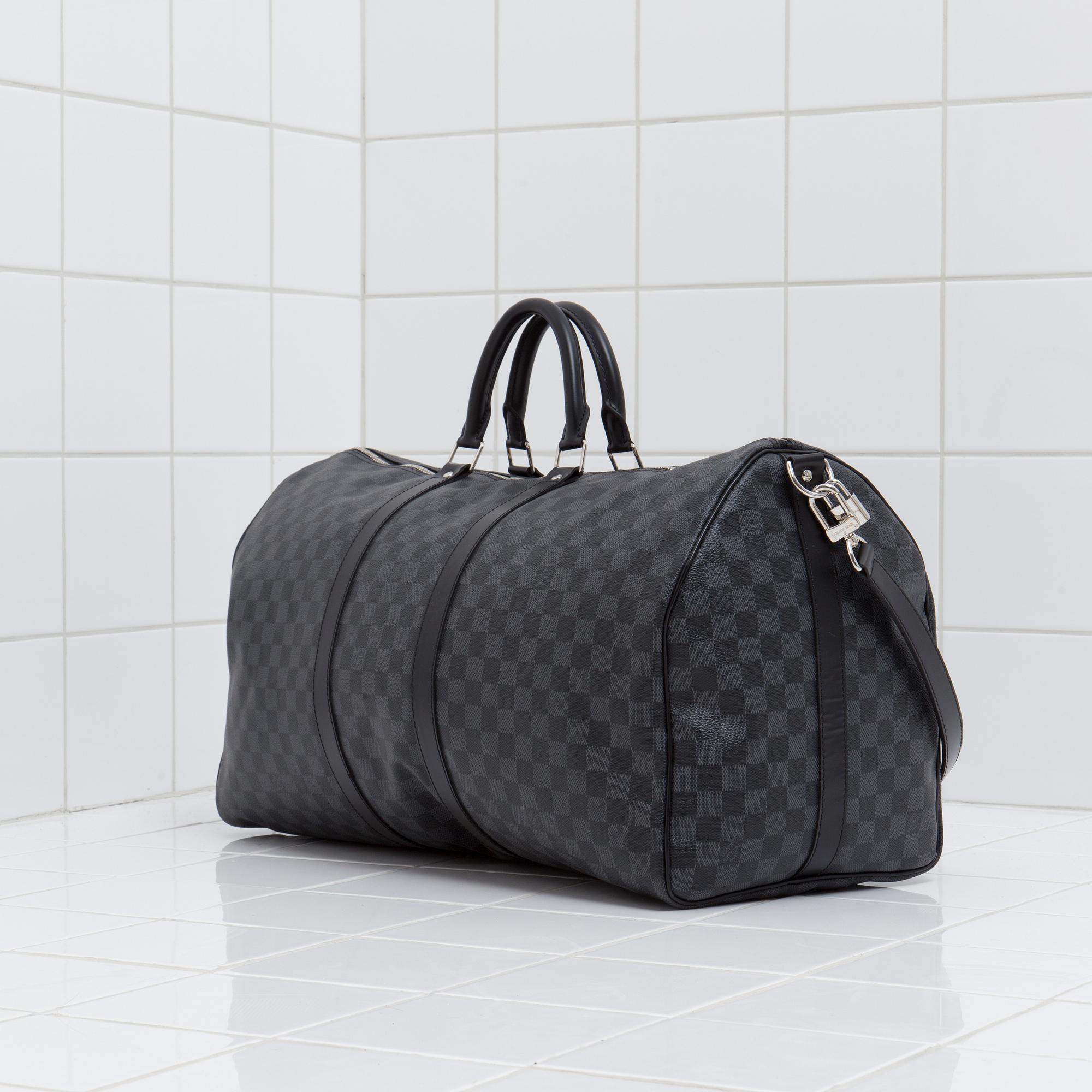 VÄSKA, "Keepall 55 bandouliere damier graphite", Louis Vuitton.