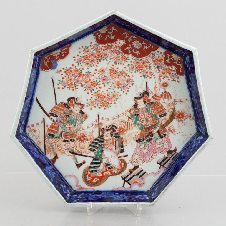 An 19th century Edo porcelain dish, Japan.