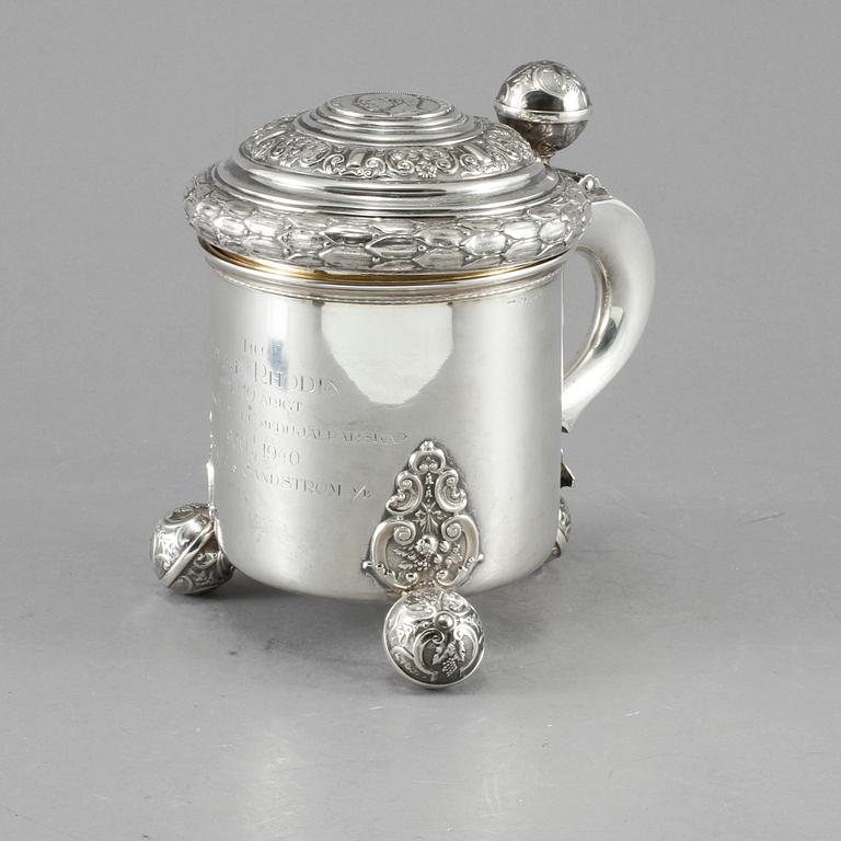 STOP, silver, CG Hallberg, Stockholm, 1940. Vikt 580 gram.