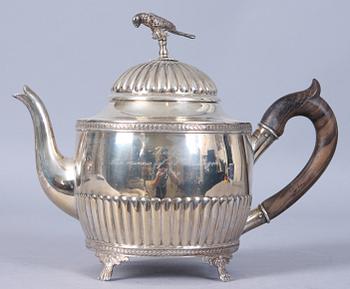 KAFFESERVISDELAR, 4 st, silver, empirestil, C G Hallberg, 1915,1917, 1918, 1920. Tot vikt 1650 gram.