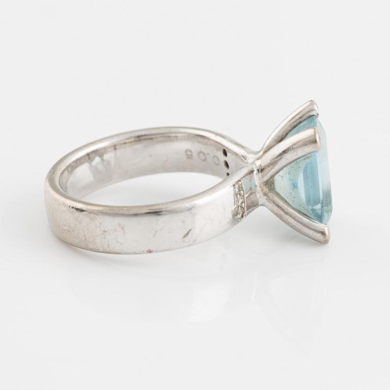 Ring, white gold, Jarl Sandin, with aquamarine and brilliant cut diamonds.