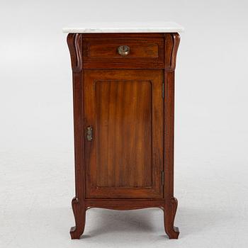 Sängbord, jugend, tidigt 1900-tal.