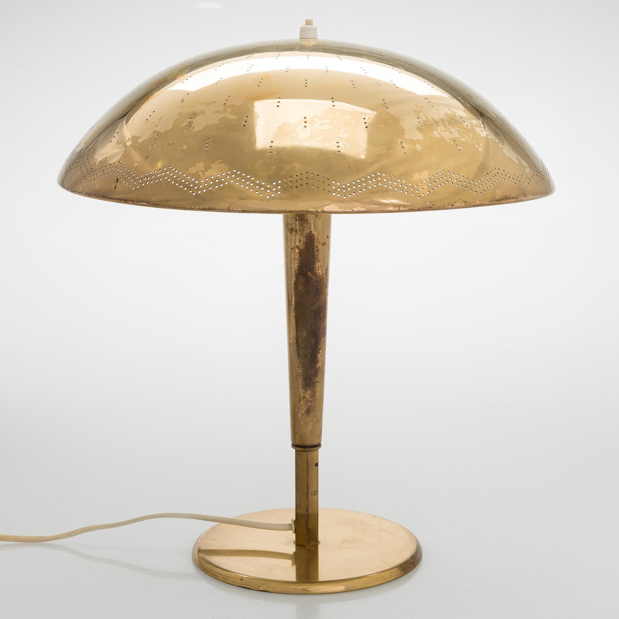Paavo Tynell, A mid-20th century '5061' table lamp for Taito Finland.