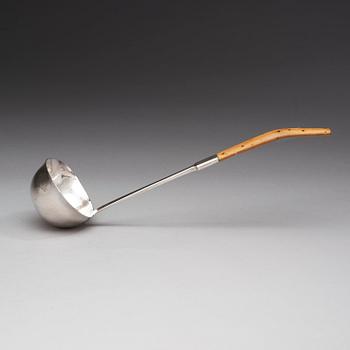 A Sigurd Persson sterling soup ladle, Stockholm 1966.