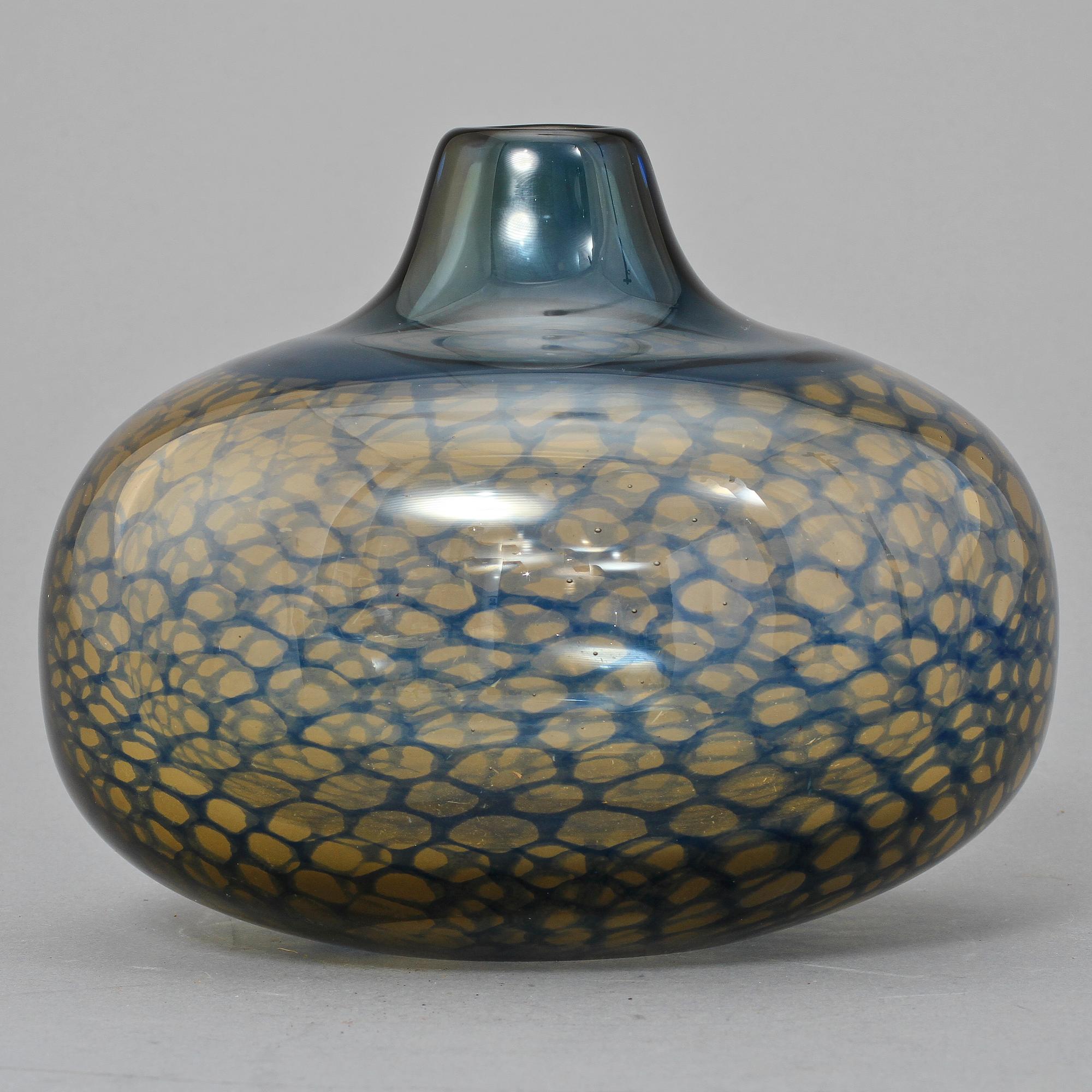 VAS, glas, "Brynja", Sven Palmqvist, Orrefors, 1900-talets andra hälft.