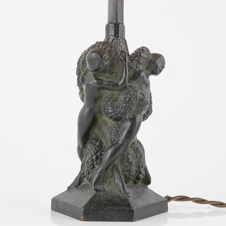 Ragnar Gellerstedt, bordslampa, Herman Bergmans Konstgjuteri, Stockholm, 1920-30-tal.