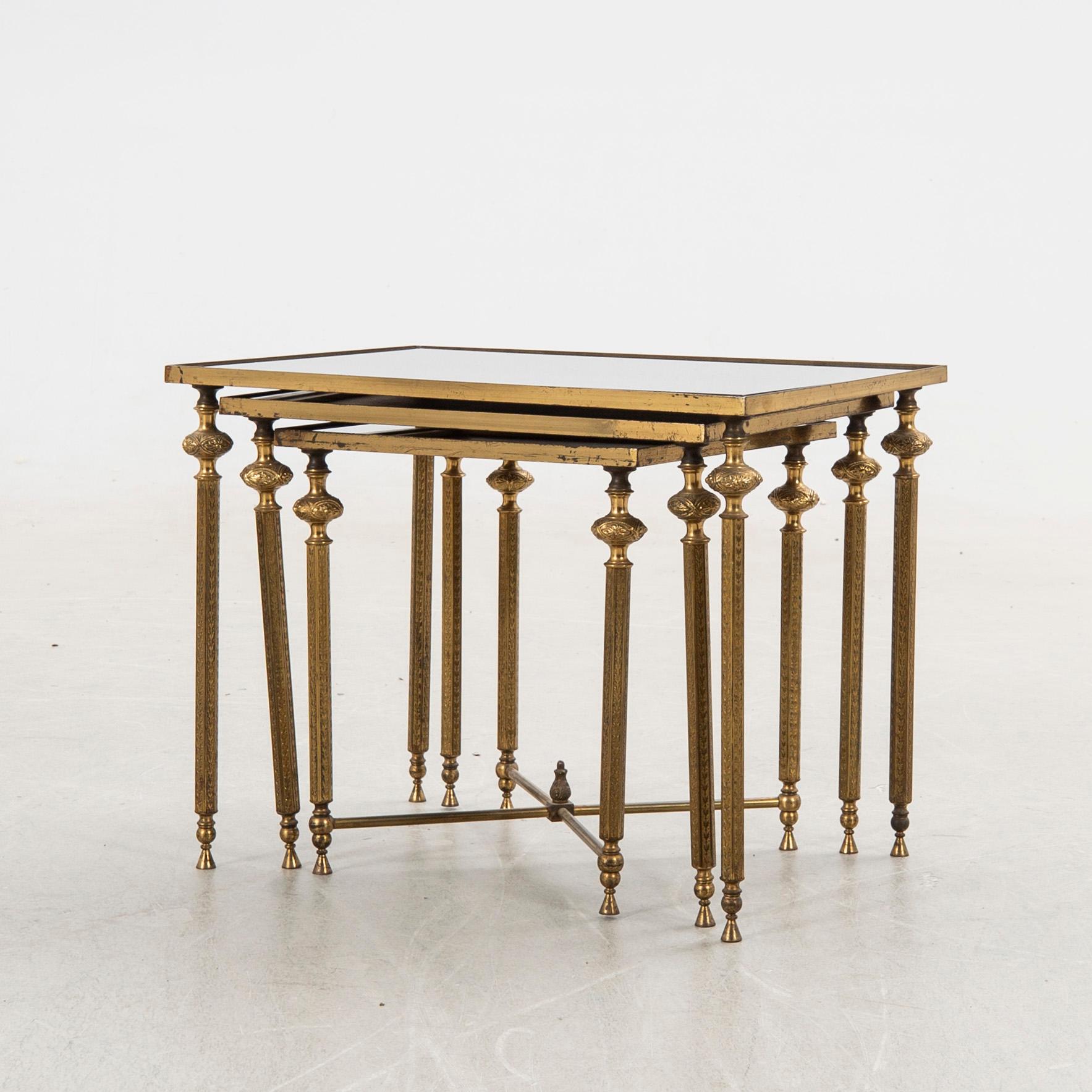 Satsbord 3 dlr 1900-talets mitt.